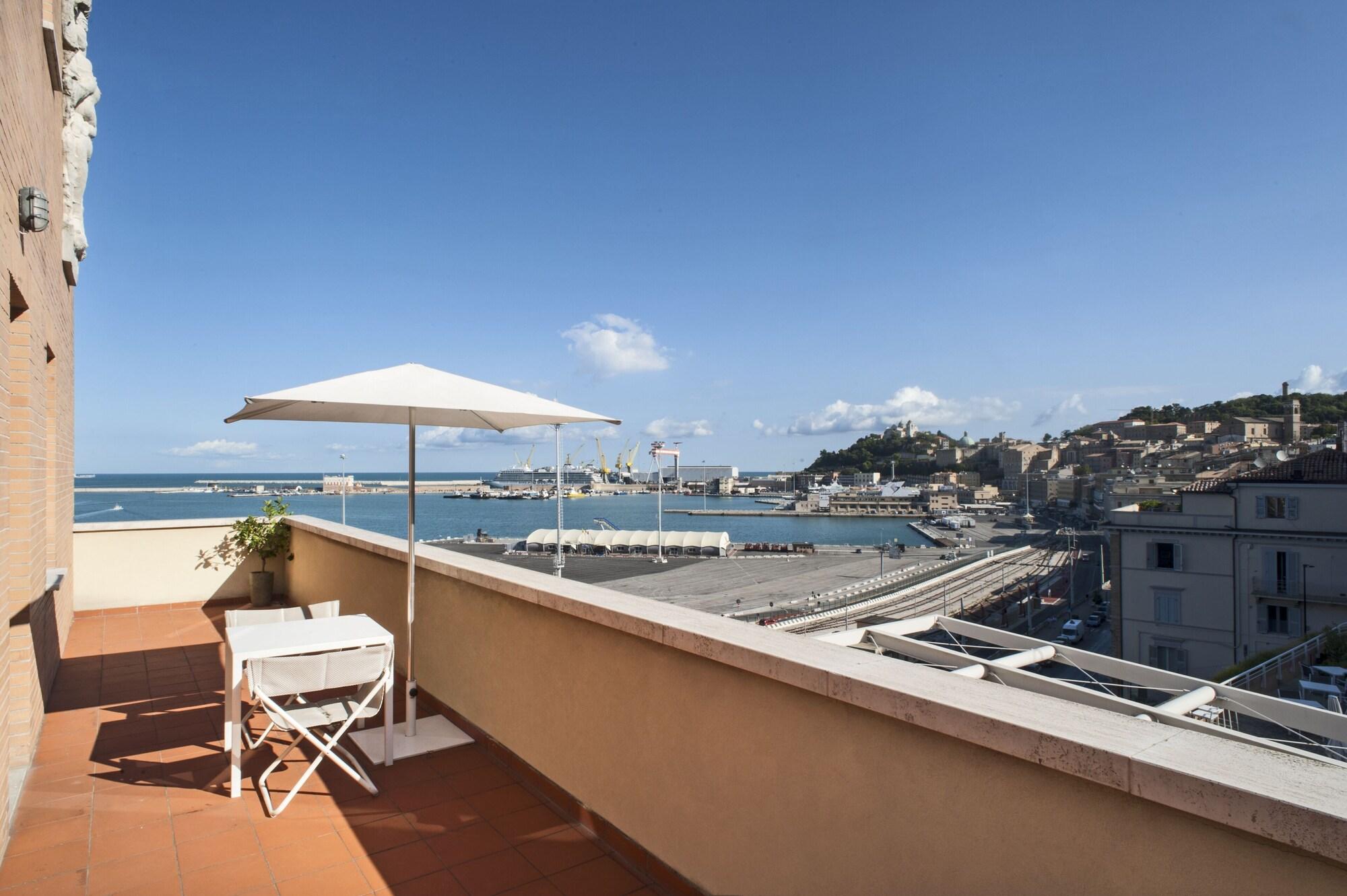 Seeport Hotel